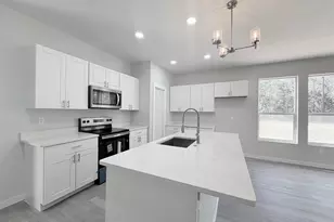 5602 Santa Monica St, Milton, FL 32583 - Photo 6