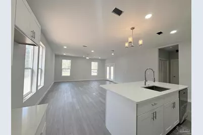 5602 Santa Monica St, Milton, FL 32583 - Photo 8