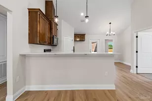 7925 Twin Lake Dr, Milton, FL 32583 - Photo 10