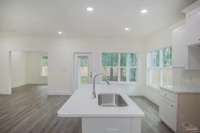 1913 W Chase St, Pensacola, FL 32502 - Photo 6