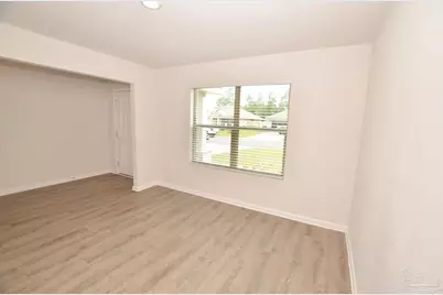 6359 Burrow Ln, Pensacola, FL 32526 - Photo 10