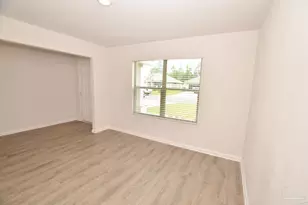 6359 Burrow Ln, Pensacola, FL 32526 - Photo 10