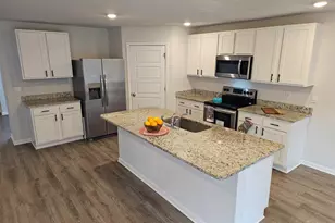 6359 Burrow Ln, Pensacola, FL 32526 - Photo 2