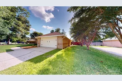 10111 Bristol Park Rd, Cantonment, FL 32533 - Photo 2