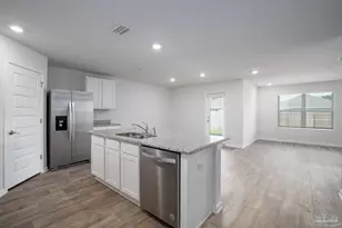 5540 Lancelot Dr, Milton, FL 32583 - Photo 4