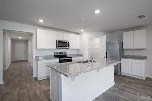 5540 Lancelot Dr, Milton, FL 32583 - Photo 6