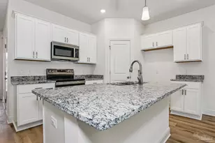 8108 Carl Dean St, Pensacola, FL 32514 - Photo 10