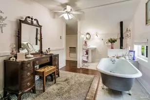 1057 Pauline St, Cantonment, FL 32533 - Photo 38