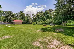 1057 Pauline St, Cantonment, FL 32533 - Photo 64