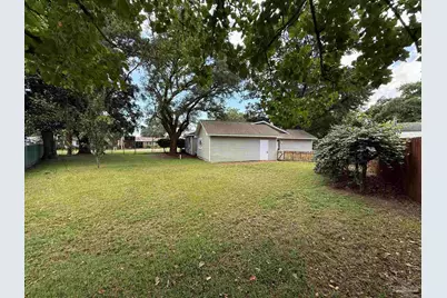 202 Edgewater Dr, Pensacola, FL 32507 - Photo 8