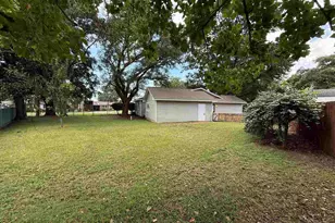 202 Edgewater Dr, Pensacola, FL 32507 - Photo 8