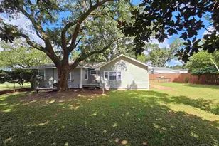 202 Edgewater Dr, Pensacola, FL 32507 - Photo 12