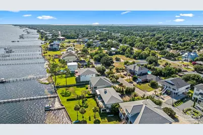 3344 Edgewater Dr, Gulf Breeze, FL 32563 - Photo 2