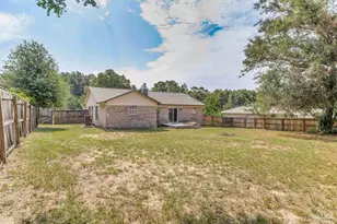 3609 Pebble Ln, Milton, FL 32583 - Photo 8