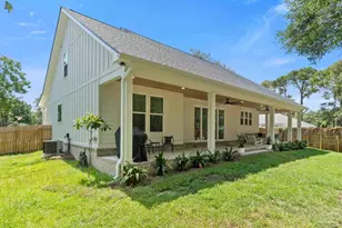 302 Camelia St, Gulf Breeze, FL 32561 - Photo 34