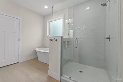 302 Camelia St, Gulf Breeze, FL 32561 - Photo 10