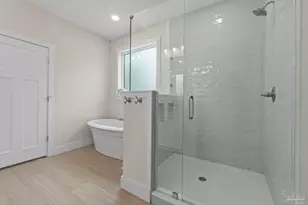 302 Camelia St, Gulf Breeze, FL 32561 - Photo 10