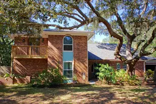 1555 Oak Shore Dr, Gulf Breeze, FL 32563 - Photo 1