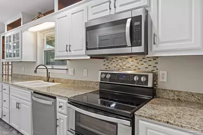 1555 Oak Shore Dr, Gulf Breeze, FL 32563 - Photo 18