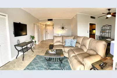 825 Bayshore Dr #706, Pensacola, FL 32507 - Photo 2