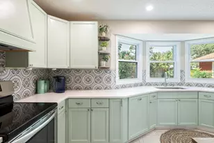 422 Fairpoint Dr, Gulf Breeze, FL 32561 - Photo 16