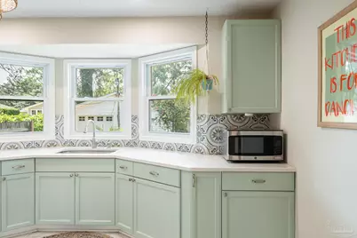 422 Fairpoint Dr, Gulf Breeze, FL 32561 - Photo 20