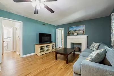 422 Fairpoint Dr, Gulf Breeze, FL 32561 - Photo 10