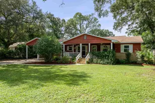 422 Fairpoint Dr, Gulf Breeze, FL 32561 - Photo 2