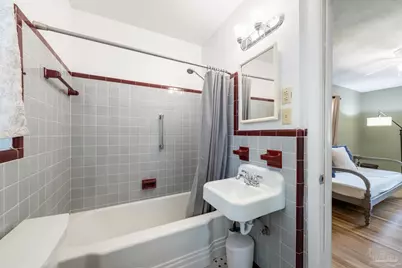 422 Fairpoint Dr, Gulf Breeze, FL 32561 - Photo 32