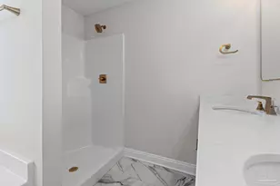 7929 Twin Lake Dr, Milton, FL 32583 - Photo 20