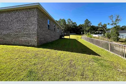 7693 Piper Cir, Milton, FL 32570 - Photo 4