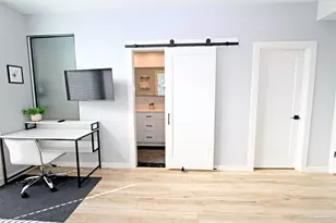 157 S Spring St, Pensacola, FL 32502 - Photo 6