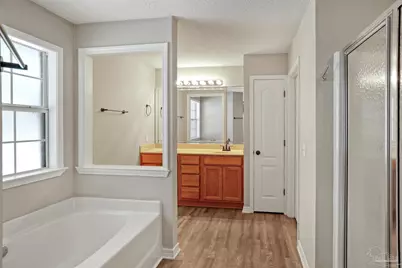 5911 Ashton Woods Cir, Milton, FL 32570 - Photo 12