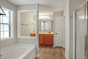 5911 Ashton Woods Cir, Milton, FL 32570 - Photo 12