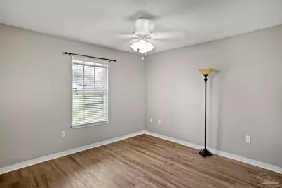 5911 Ashton Woods Cir, Milton, FL 32570 - Photo 16