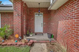 5911 Ashton Woods Cir, Milton, FL 32570 - Photo 2