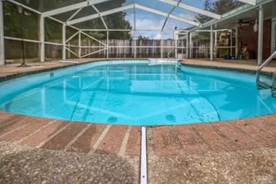 5911 Ashton Woods Cir, Milton, FL 32570 - Photo 4