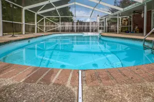 5911 Ashton Woods Cir, Milton, FL 32570 - Photo 4