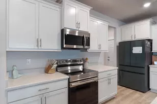 253 Camellia Dr, Cantonment, FL 32533 - Photo 8