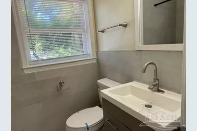 801 E Fairfied Dr, Pensacola, FL 32503 - Photo 10