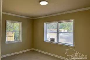 801 E Fairfied Dr, Pensacola, FL 32503 - Photo 8