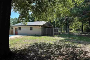 6736 Nichols Dr, Milton, FL 32570 - Photo 16