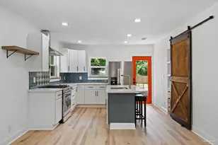 215 E Bobe St, Pensacola, FL 32503 - Photo 14