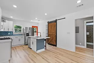 215 E Bobe St, Pensacola, FL 32503 - Photo 12