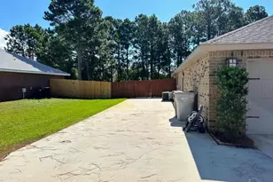 1938 Commodore Dr, Navarre, FL 32566 - Photo 4