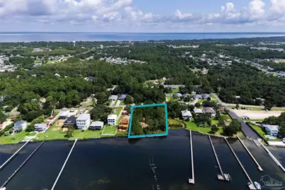 5275 Soundside Dr, Gulf Breeze, FL 32563 - Photo 4