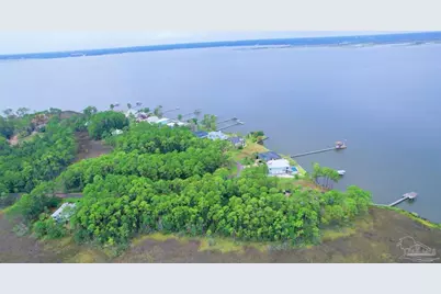 4568 Bayside Dr, Milton, FL 32583 - Photo 6