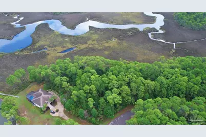 4568 Bayside Dr, Milton, FL 32583 - Photo 2