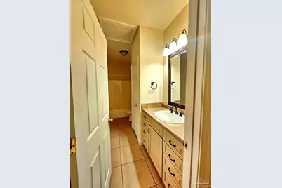 6148 The Oaks Ln #B, Pensacola, FL 32504 - Photo 2