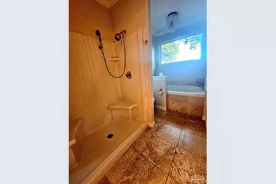 6148 The Oaks Ln #B, Pensacola, FL 32504 - Photo 8